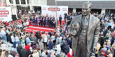 Muhittin Böcek, Antalya Büyükşehir Belediye Başkanlığına ikinci kez seçildi